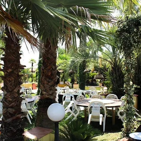 Tropical Garden 아파트 레퀼레